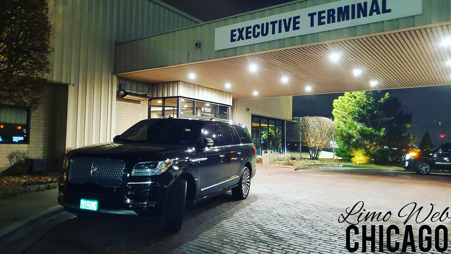 Affordable Limo Service To/From Suburbs for Stress-Free Journeys image