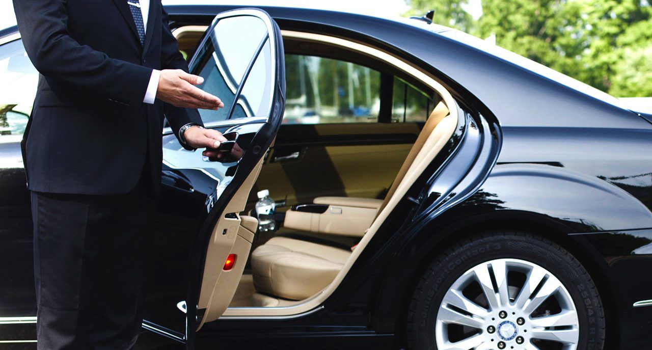 What Kind of Work Is Ideal for Hourly Services? image